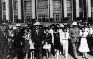 伟大的无产阶级革命家王震同志在广州逝世(历史上今天lssjt.com)