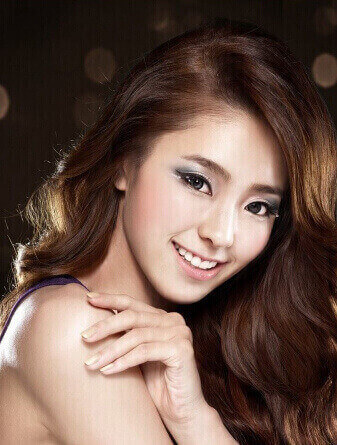 尹宝拉的英文名