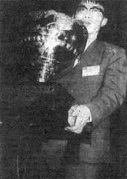 聂卫平获首届世界业余围棋冠军(转自:历史上的今天。中国)