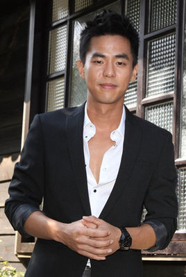 柯有伦的英文名